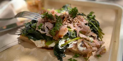 hom-1mangez2 Photo d'une focaccia garnie chez Mazette